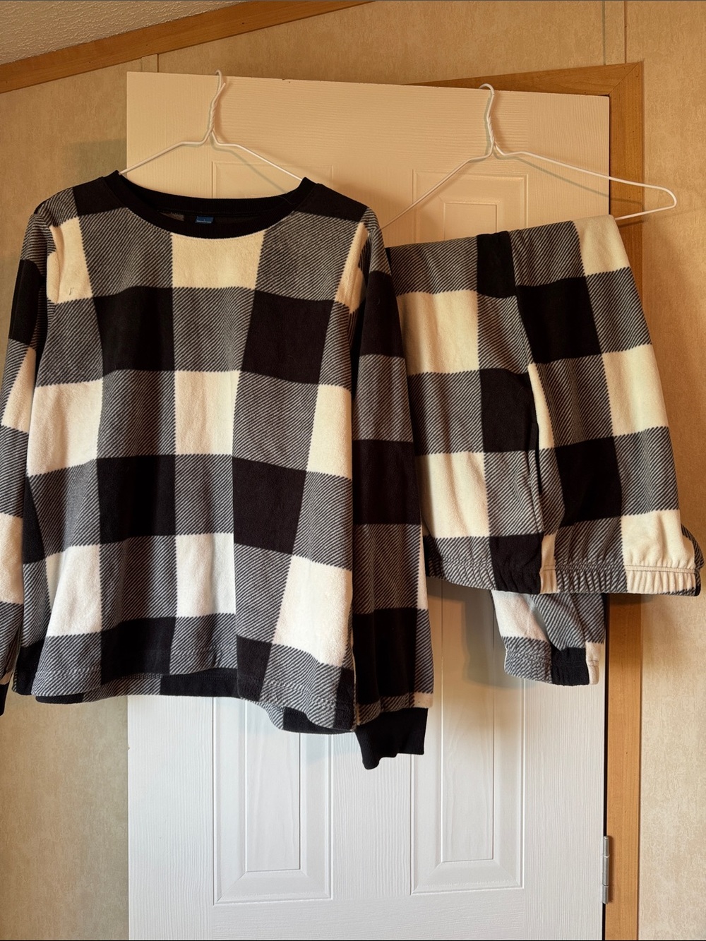 Old Navy Black and White Buffalo Plaid Pajama Set